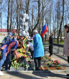 В преддверии 77-летия Дня Победы в Великой Отечественной войне жители д. Лучинка посадили деревья в - 7