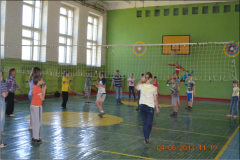 Спортивный праздник для детской площадки в школе проводимый 04.06.2013 - 4