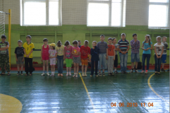 Спортивный праздник для детской площадки в школе проводимый 04.06.2013 - 1